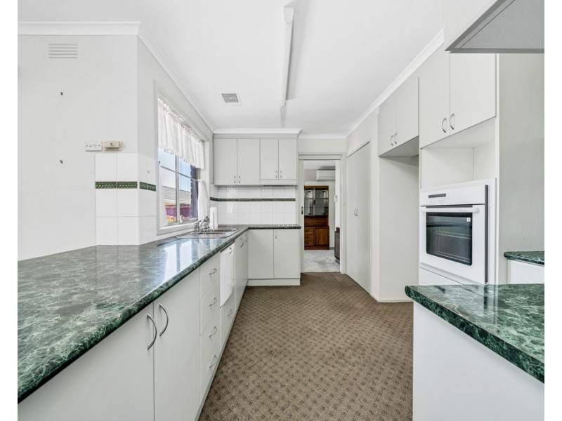 29 Lyall Street, Cranbourne VIC 3977