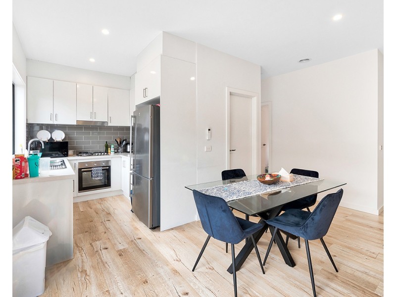 2/21 Rouse Street, Cranbourne VIC 3977