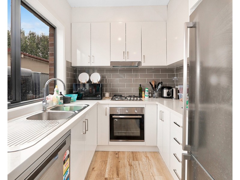 2/21 Rouse Street, Cranbourne VIC 3977