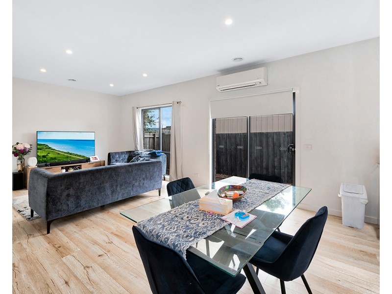 2/21 Rouse Street, Cranbourne VIC 3977