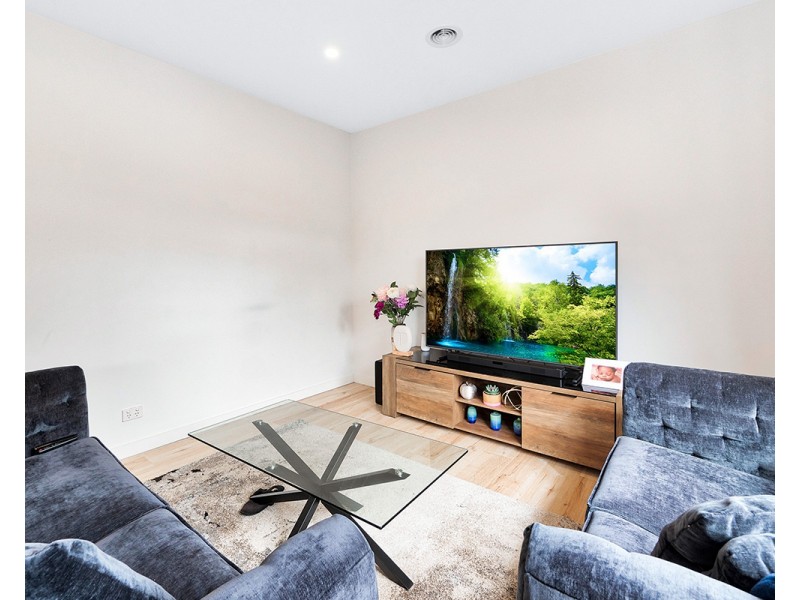 2/21 Rouse Street, Cranbourne VIC 3977