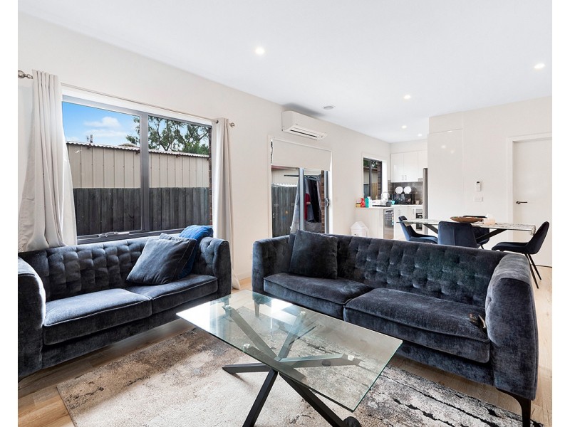 2/21 Rouse Street, Cranbourne VIC 3977