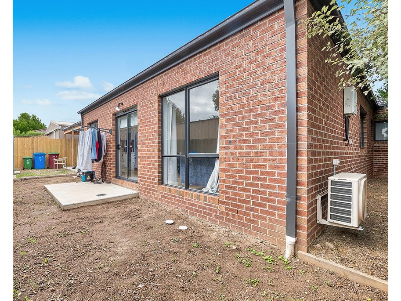 2/21 Rouse Street, Cranbourne VIC 3977