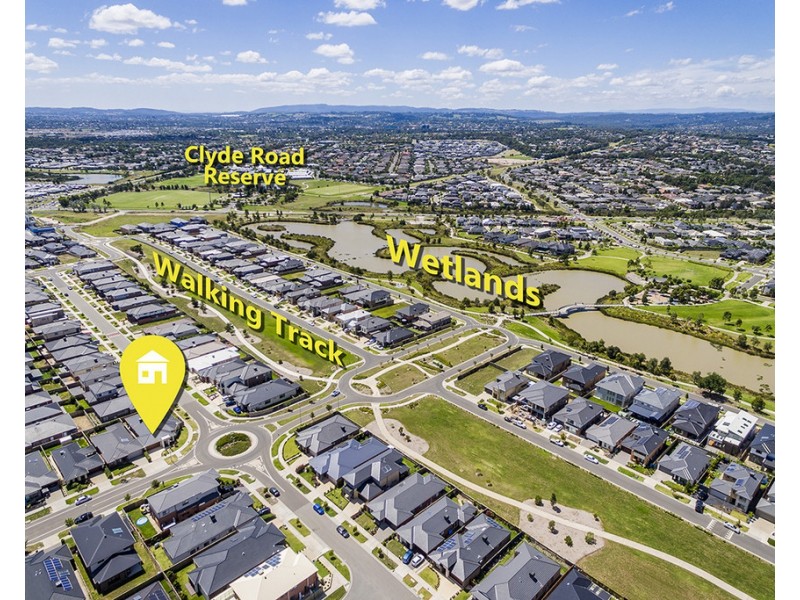 33 Springbrook Drive, Clyde North VIC 3978