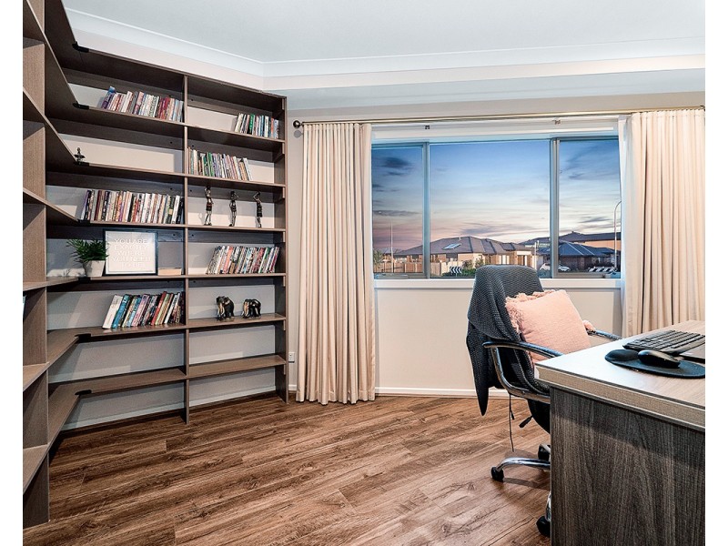 33 Springbrook Drive, Clyde North VIC 3978