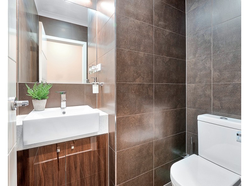 33 Springbrook Drive, Clyde North VIC 3978