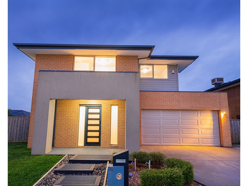 2 Jolly Street, Cranbourne East VIC 3977