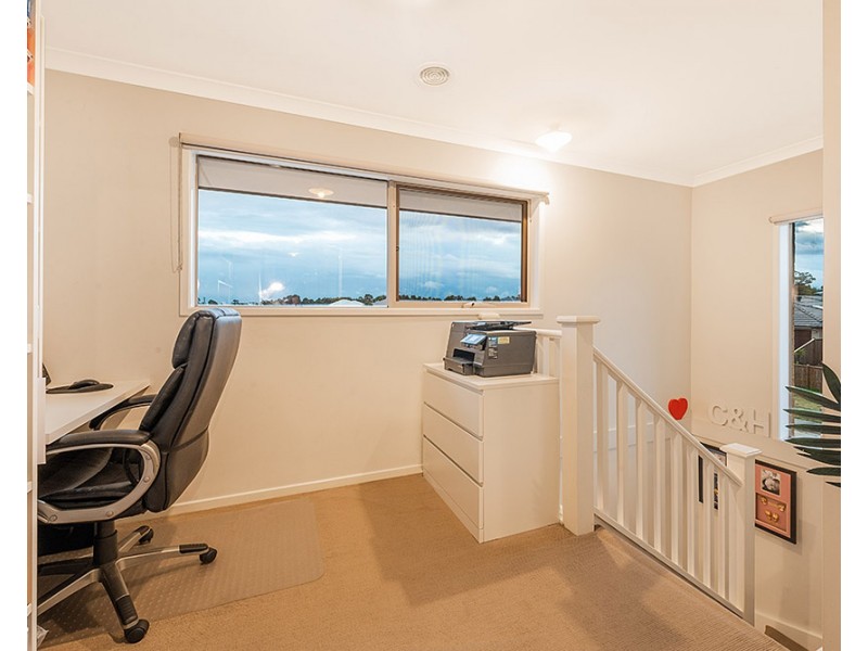 2 Jolly Street, Cranbourne East VIC 3977