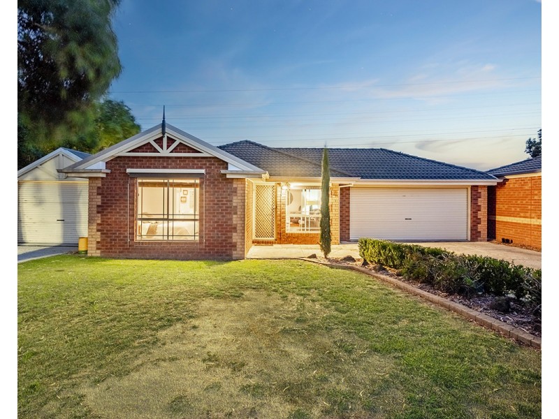 16 Incana Court, Cranbourne West VIC 3977