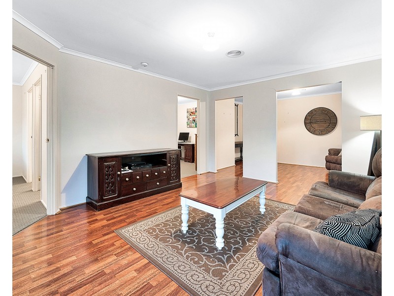 16 Incana Court, Cranbourne West VIC 3977