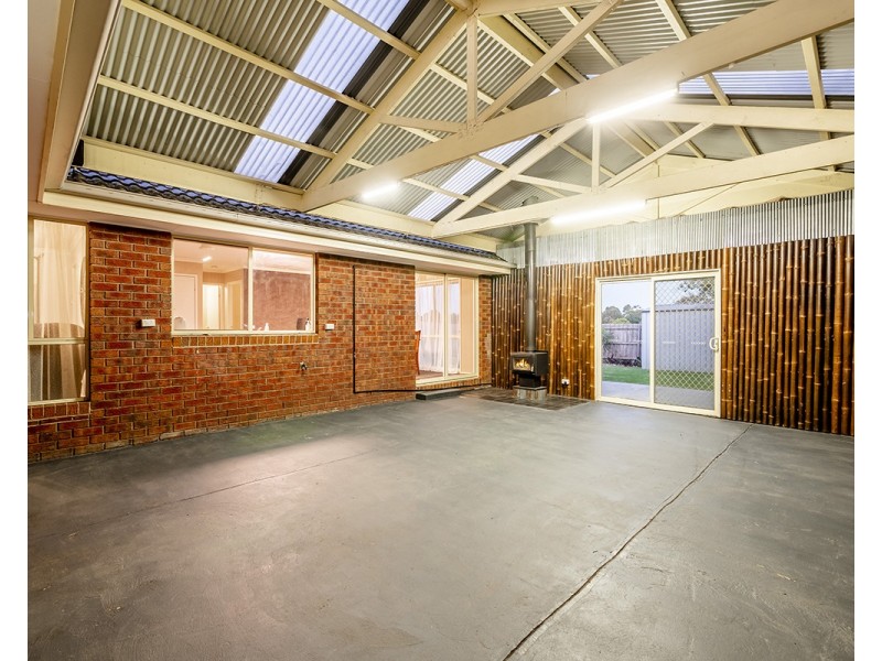 16 Incana Court, Cranbourne West VIC 3977