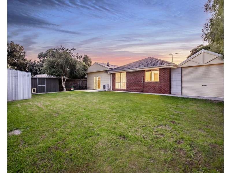16 Incana Court, Cranbourne West VIC 3977