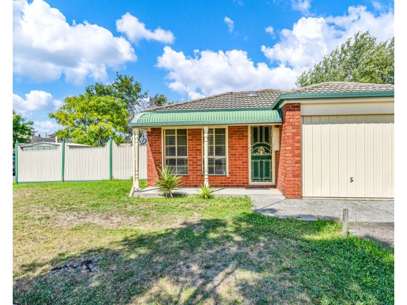 10 Seacombe Place, Cranbourne VIC 3977