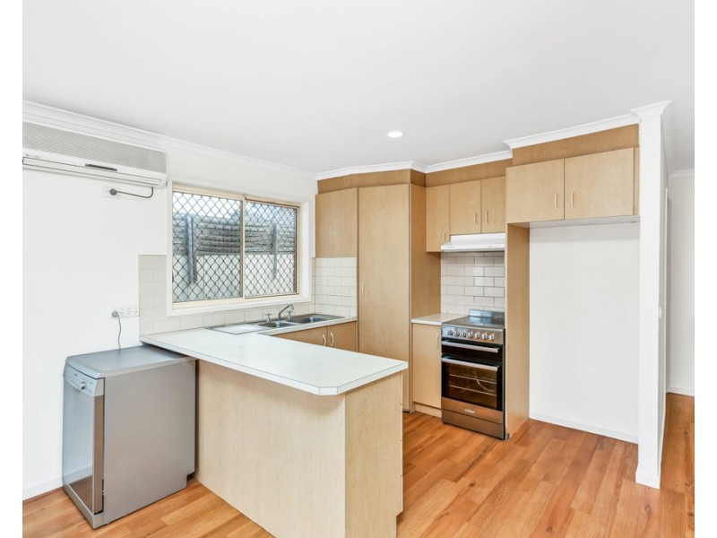 10 Seacombe Place, Cranbourne VIC 3977