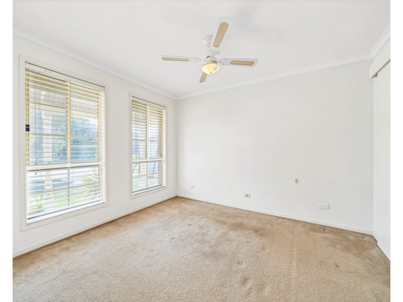 10 Seacombe Place, Cranbourne VIC 3977