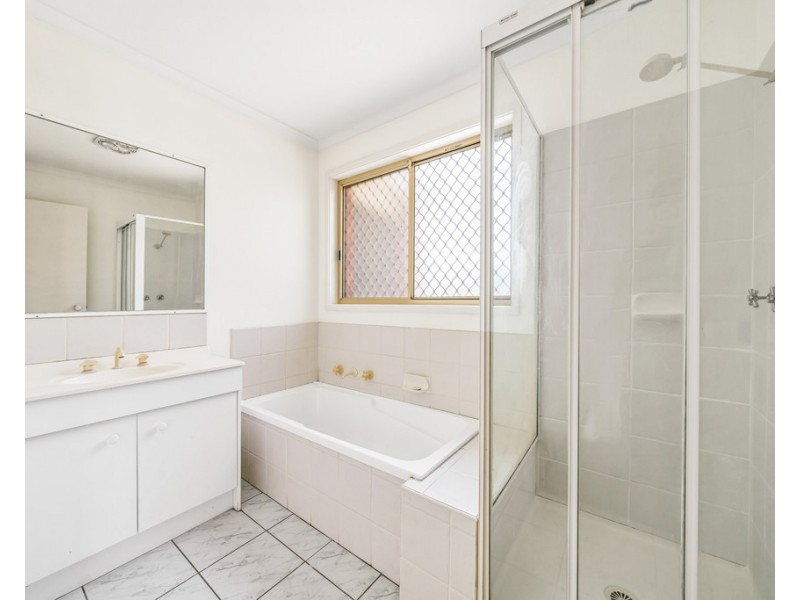 10 Seacombe Place, Cranbourne VIC 3977