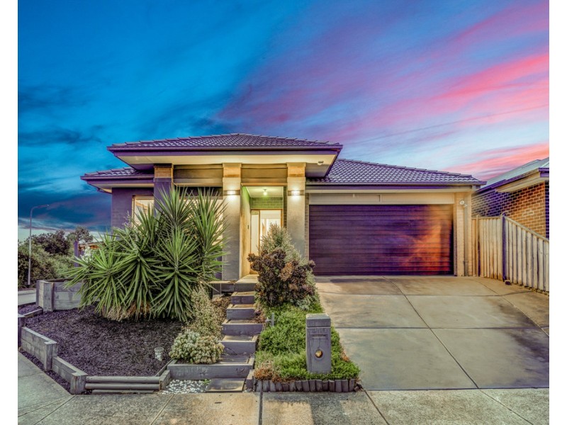 3 Maeve Circuit, Clyde North VIC 3978