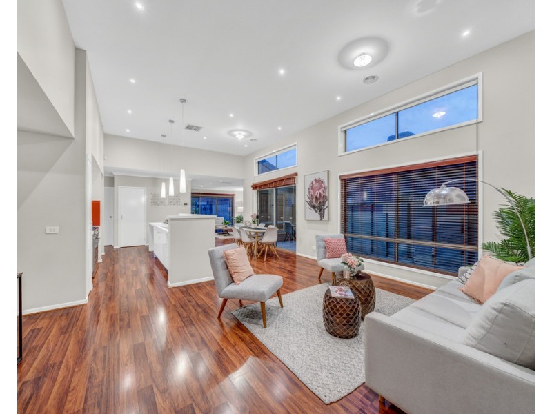 3 Maeve Circuit, Clyde North VIC 3978