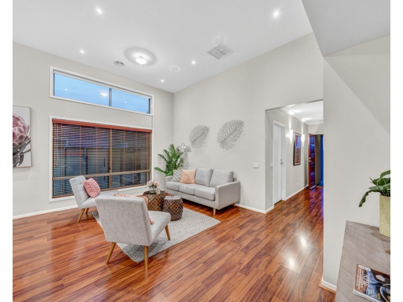 3 Maeve Circuit, Clyde North VIC 3978