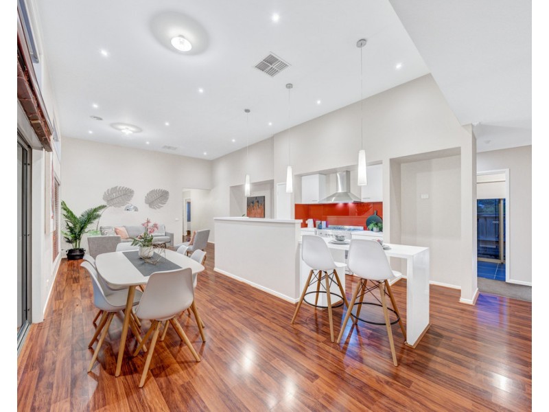 3 Maeve Circuit, Clyde North VIC 3978