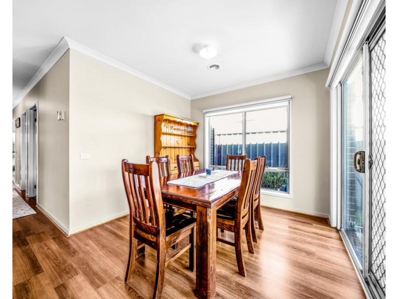 42 Haflinger Avenue, Clyde North VIC 3978