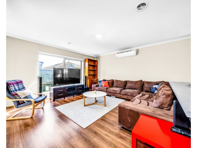 42 Haflinger Avenue, Clyde North VIC 3978