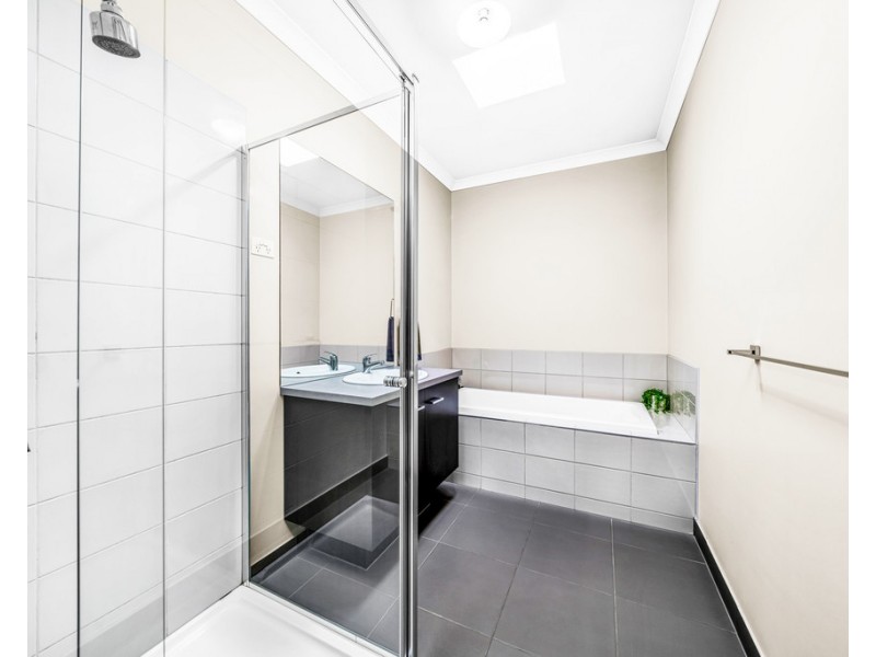 42 Haflinger Avenue, Clyde North VIC 3978