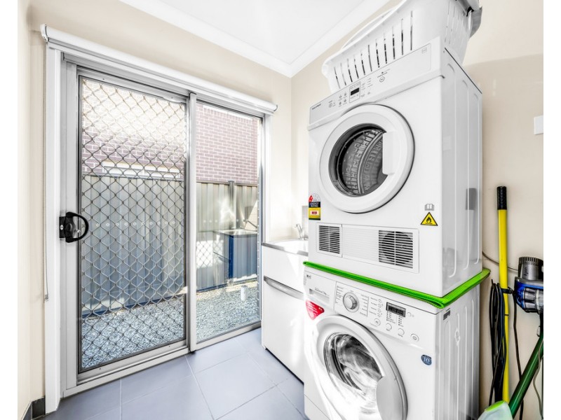 42 Haflinger Avenue, Clyde North VIC 3978