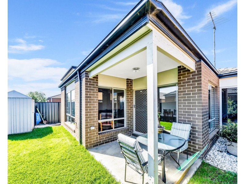 42 Haflinger Avenue, Clyde North VIC 3978