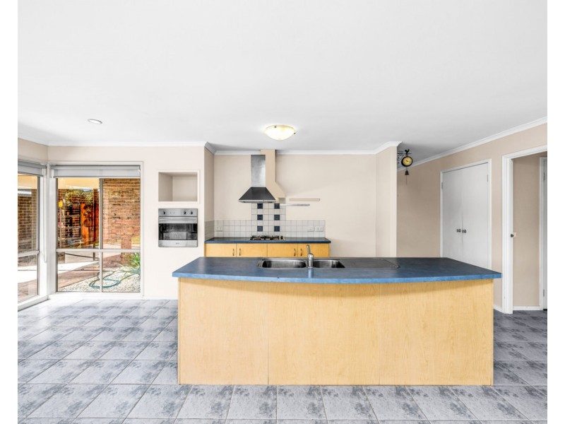 22 Bounty Way, Berwick VIC 3806