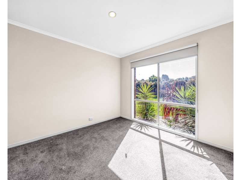 22 Bounty Way, Berwick VIC 3806