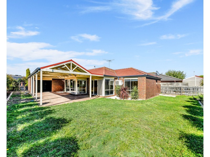 22 Bounty Way, Berwick VIC 3806
