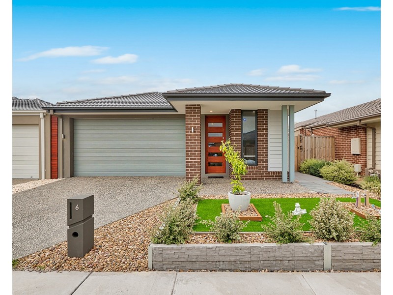 6 Pepper Street, Cranbourne East VIC 3977