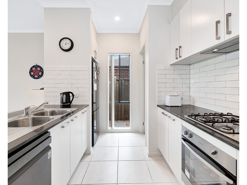 6 Pepper Street, Cranbourne East VIC 3977