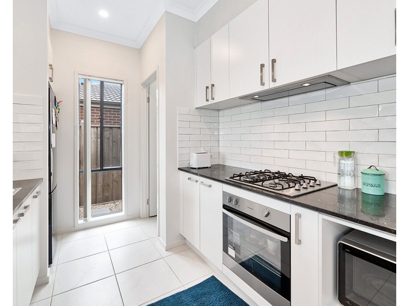 6 Pepper Street, Cranbourne East VIC 3977