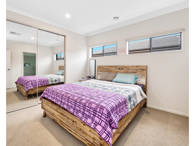 6 Pepper Street, Cranbourne East VIC 3977