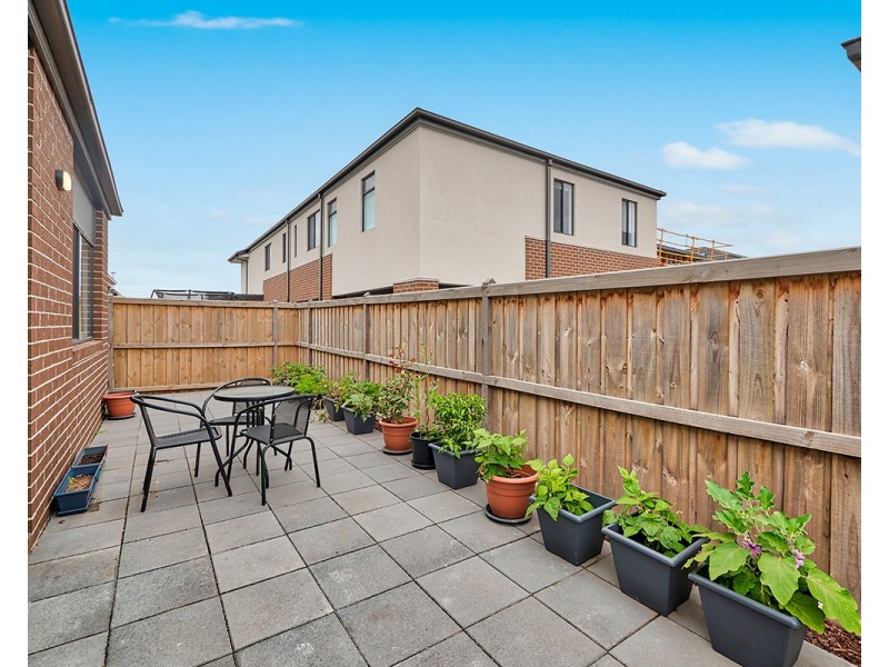 6 Pepper Street, Cranbourne East VIC 3977
