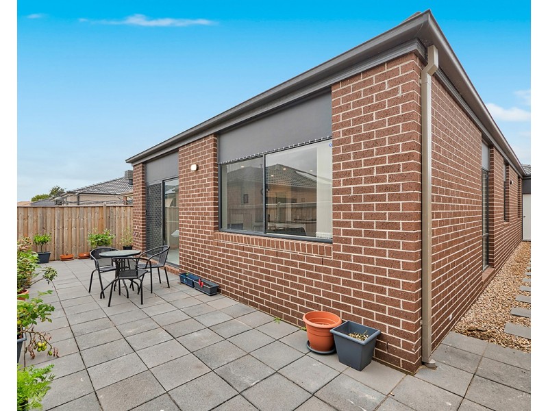 6 Pepper Street, Cranbourne East VIC 3977