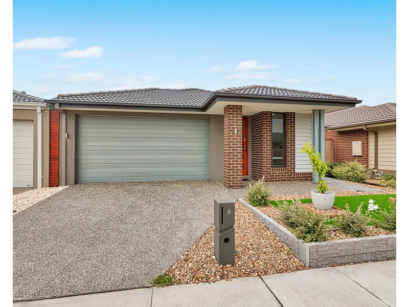 6 Pepper Street, Cranbourne East VIC 3977
