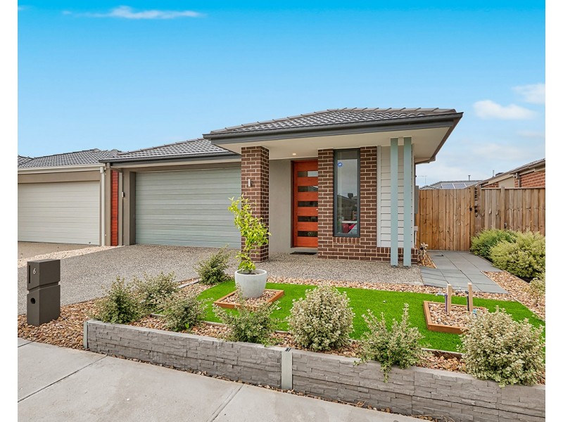 6 Pepper Street, Cranbourne East VIC 3977