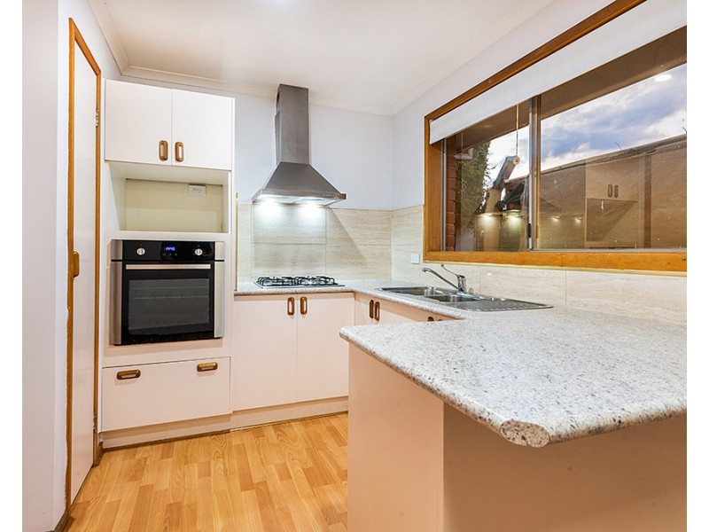 2 Annand Close, Cranbourne West VIC 3977