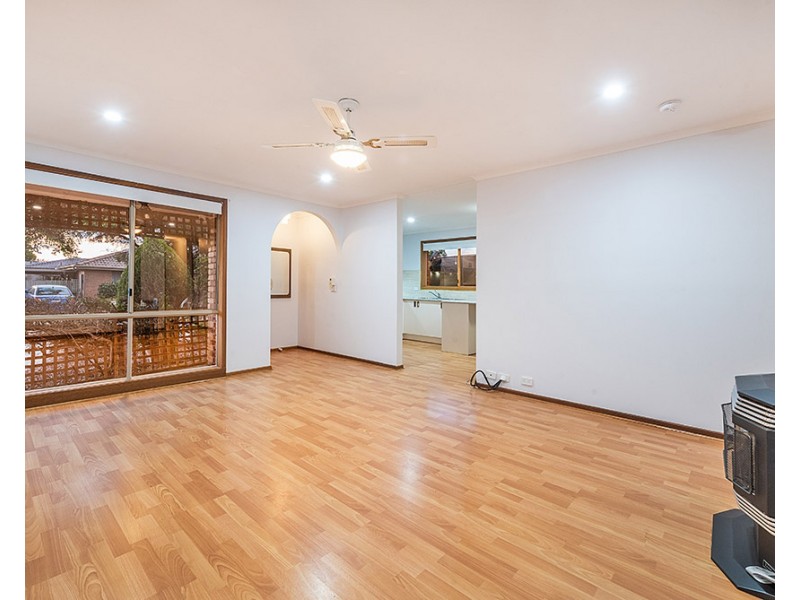 2 Annand Close, Cranbourne West VIC 3977