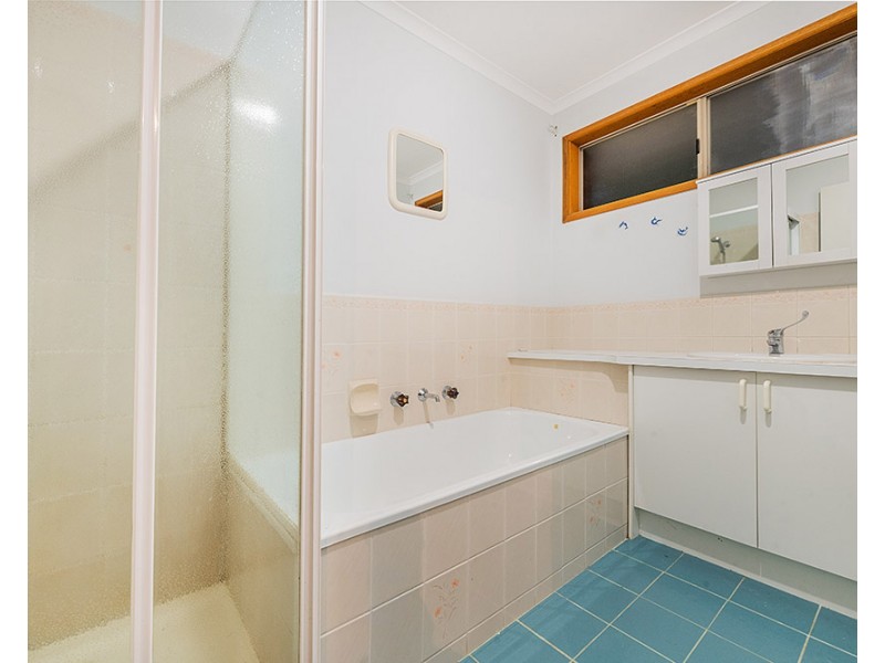 2 Annand Close, Cranbourne West VIC 3977