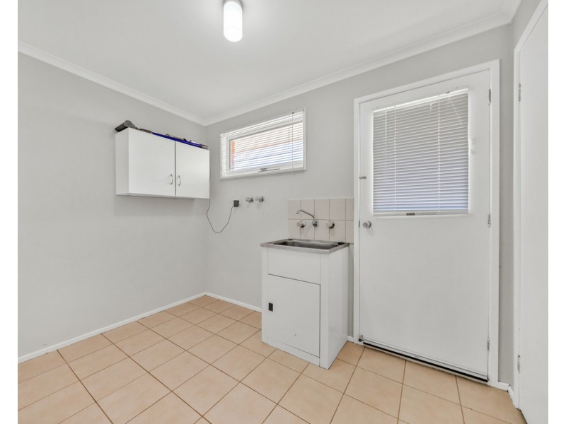 1/4 Blueberry Close, Cranbourne North VIC 3977