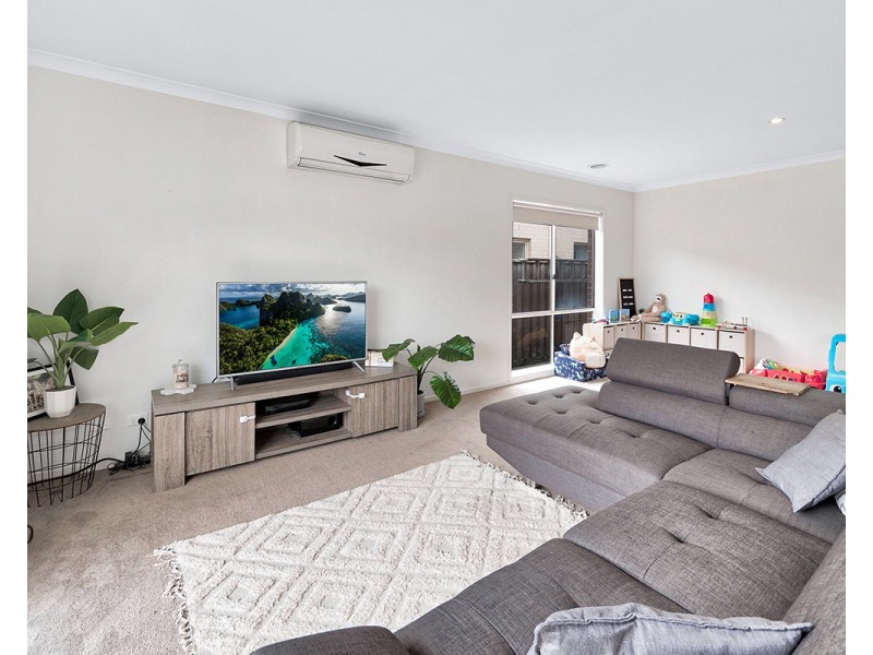 14 Lemon Grove, Cranbourne West VIC 3977