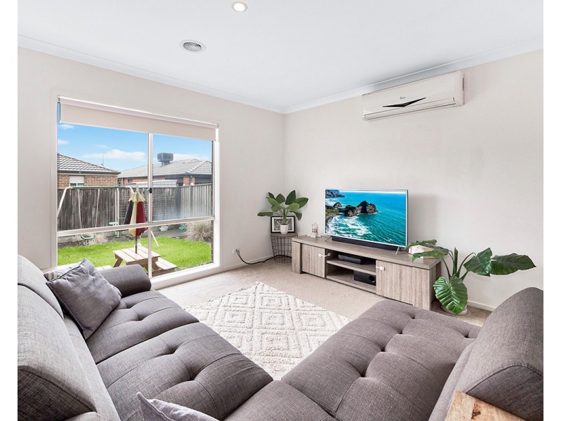 14 Lemon Grove, Cranbourne West VIC 3977