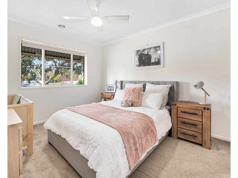 14 Lemon Grove, Cranbourne West VIC 3977