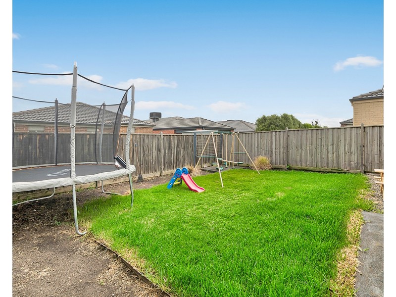 14 Lemon Grove, Cranbourne West VIC 3977