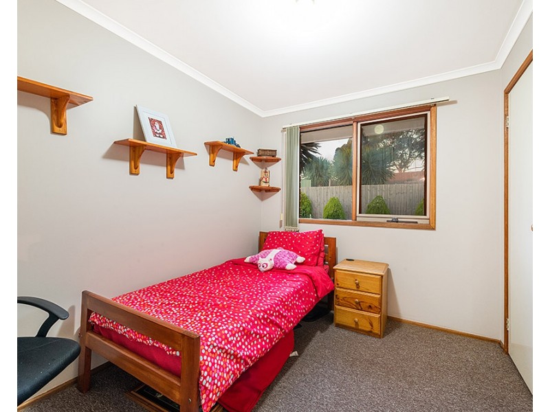 17 Rowen Court, Cranbourne North VIC 3977
