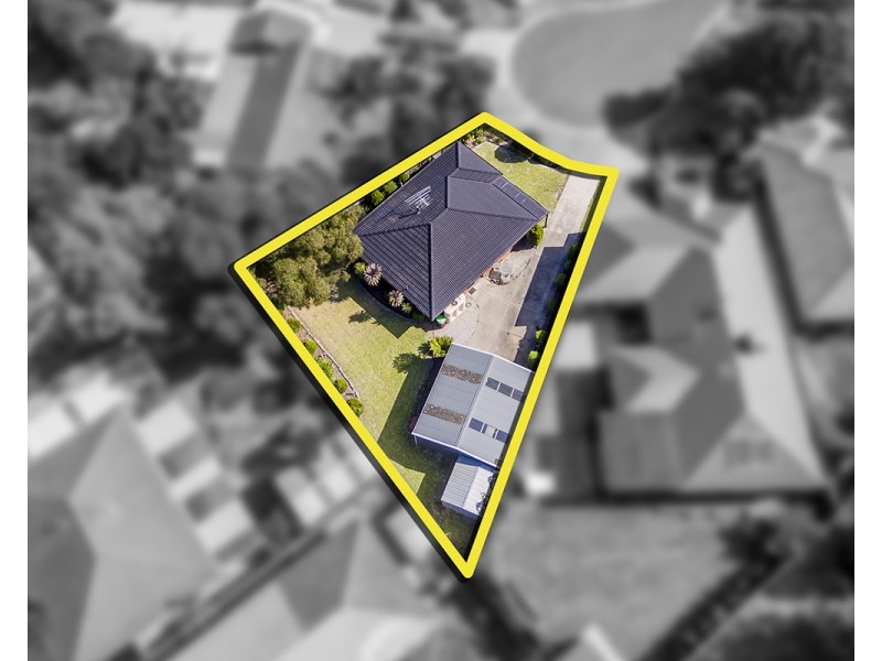 17 Rowen Court, Cranbourne North VIC 3977